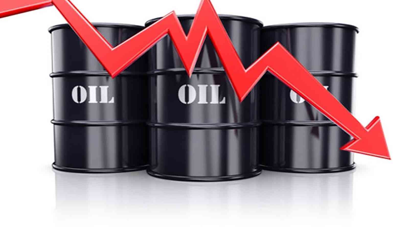 Oil prices fall as the dollar rises and the number of oil resources in the United States increases