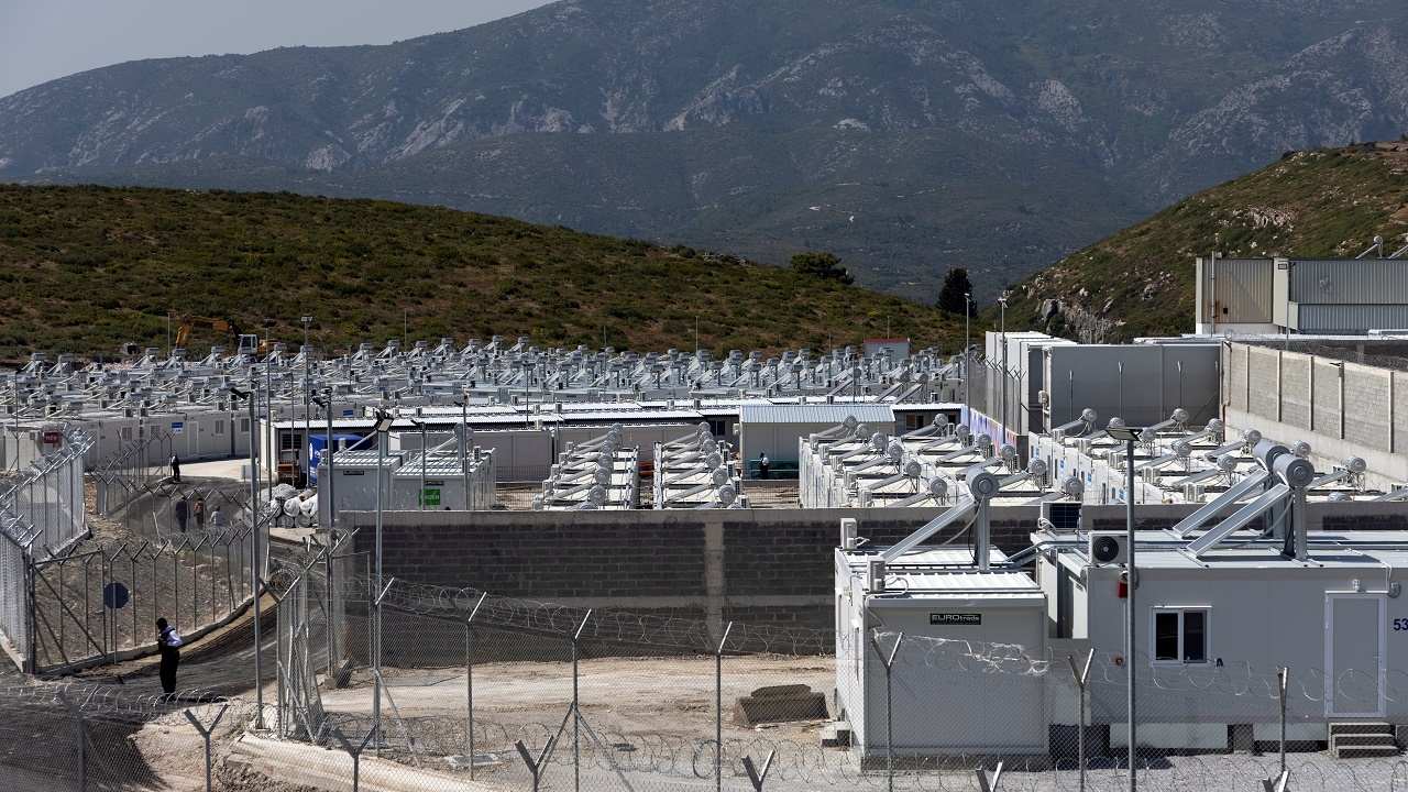 The first “closed” camp for asylum seekers opens in Greece