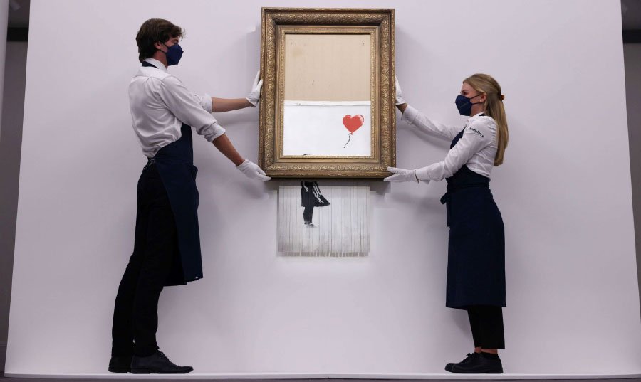 Banksy’s ‘Girl with a Balloon’ record sold for $ 25.5 million