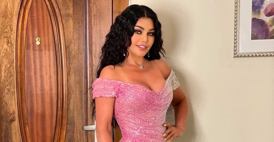 Haifa Wehbe enjoys her holiday in Dubai with a shower cap – in pictures