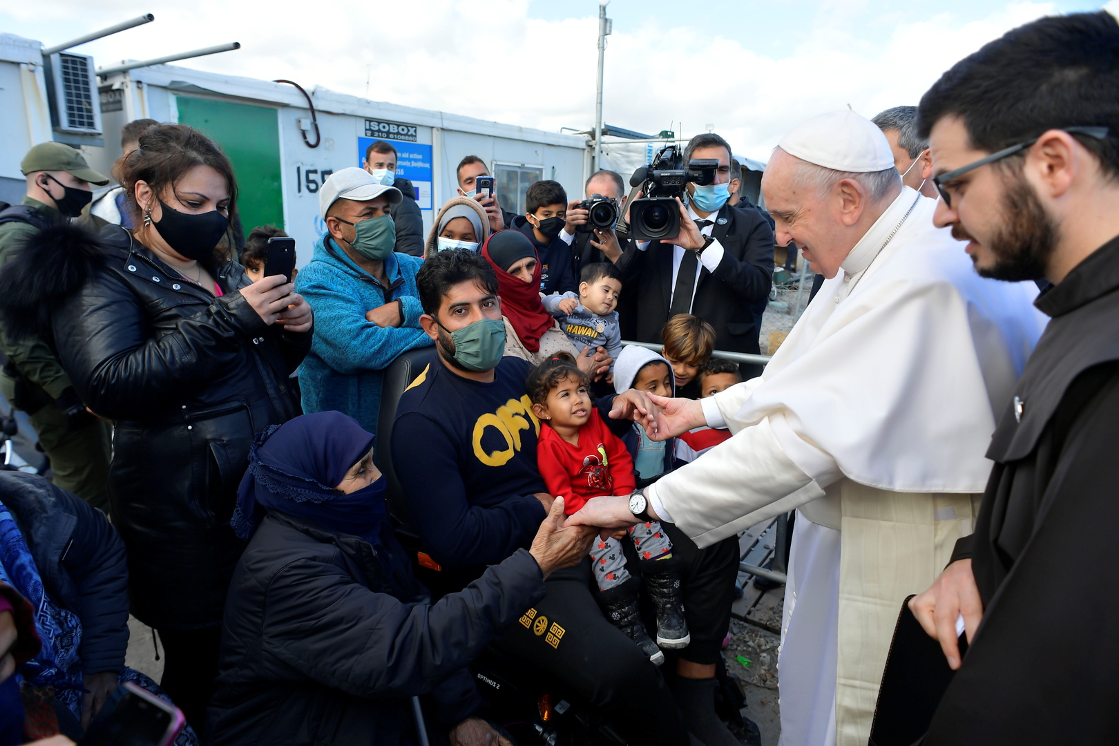 Pope Francis visits a refugee camp on the Greek island of Lesbos (photos)