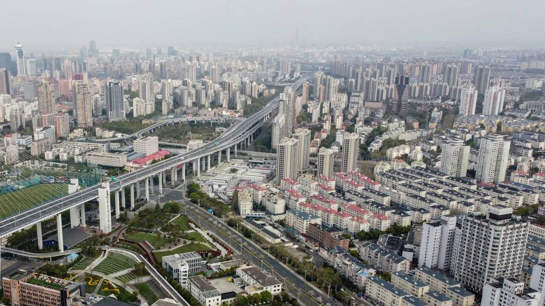 Shanghai .. A city divided in half and trying to overcome the epidemic