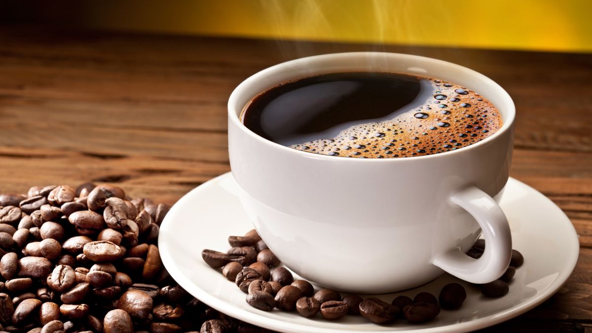 What is the relationship between coffee drinking and kidney health?