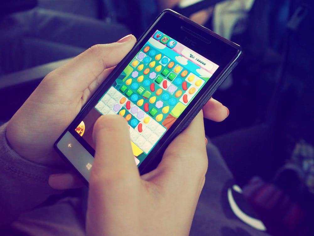 Why Do Consumers Prefer Mobile Gaming?