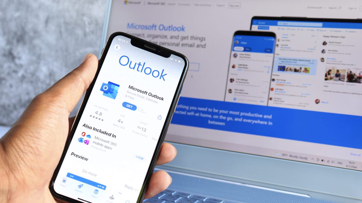 Microsoft is developing a “lite” version of its email service, Outlook