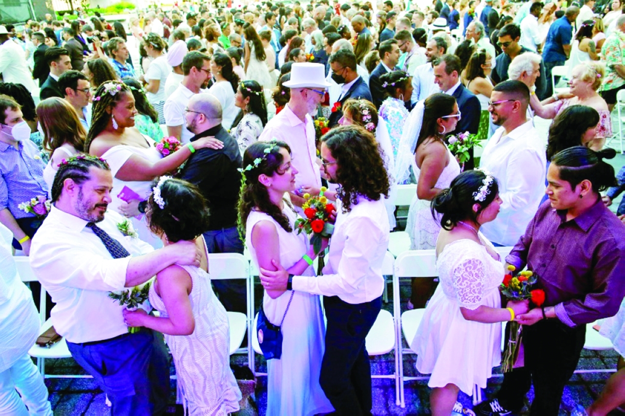 Mass wedding of 500 couples separated by pandemic